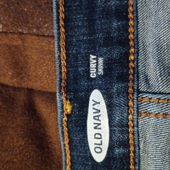 OLD NAVY, WOMENS SIZE 6, CURVY SKINNY JEANS. - Picture 9 of 10